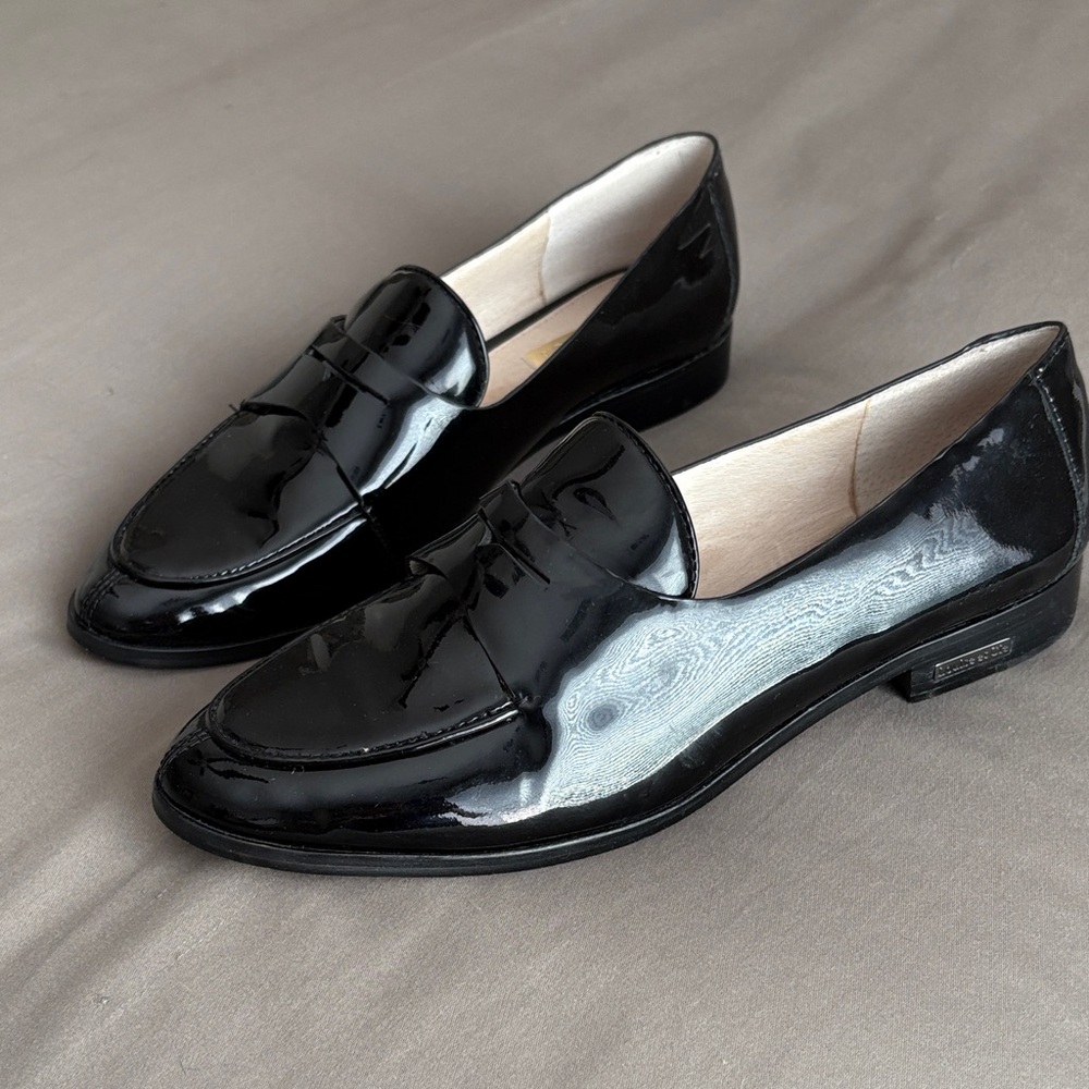 Louise et Cie Black Patent Loafers - Picture 3 of 13